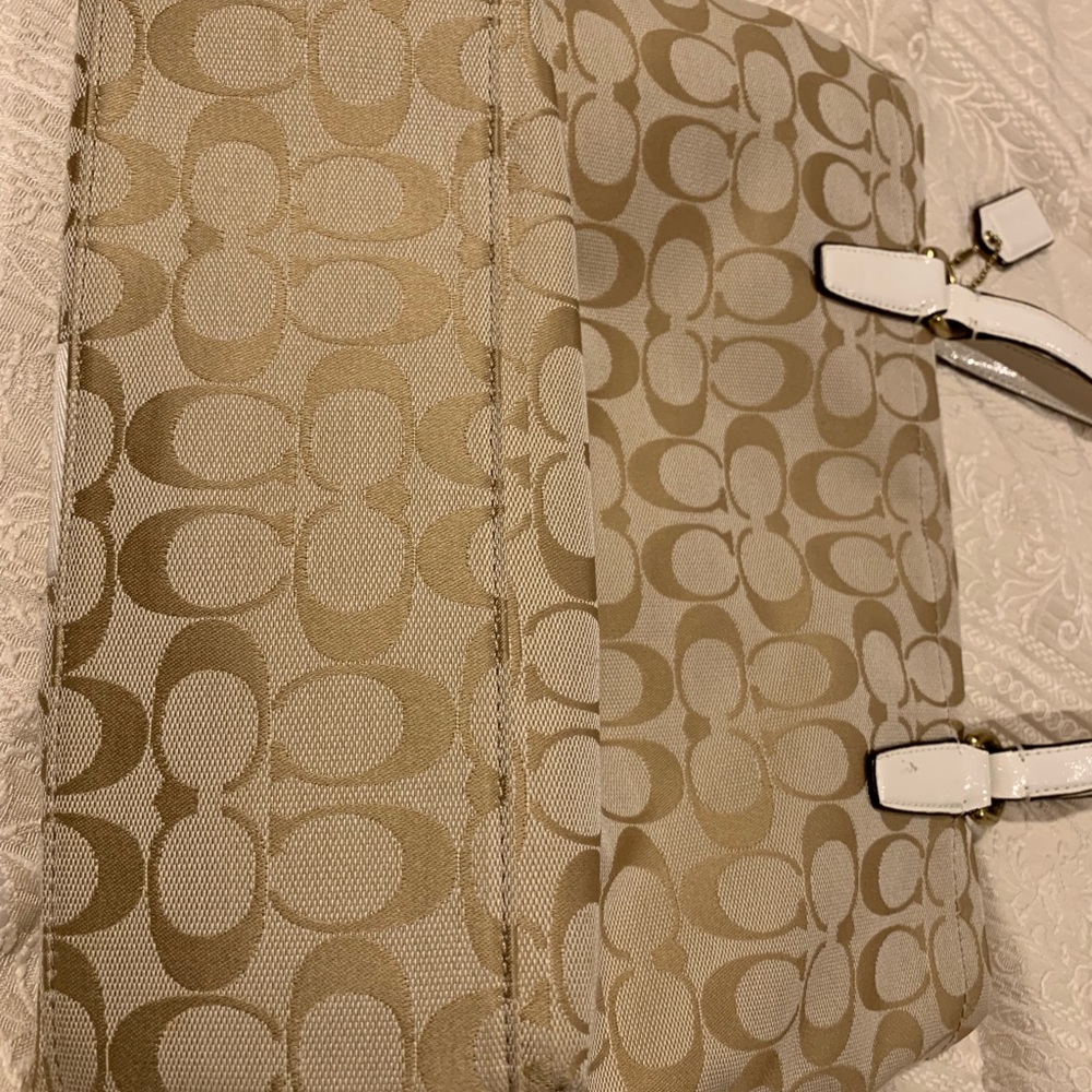 Coach - Picture 5 of 5